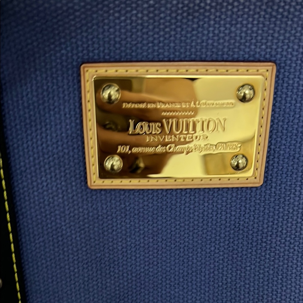 Louis Vuitton Inventeur 101 Avenue des champs-elysées Paris with dust bag - Picture 3 of 12
